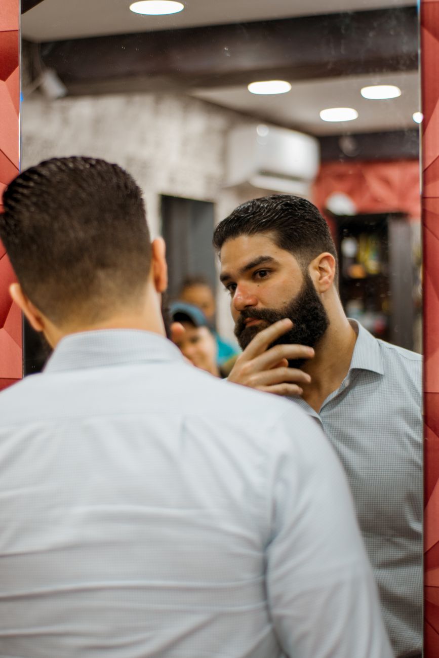 Barber haircut consultation